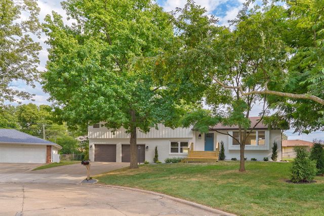 713 E Meadowlark Circle, Springfield, MO 65810