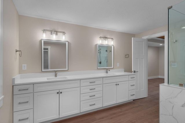 713 E Meadowlark Circle, Springfield, MO 65810