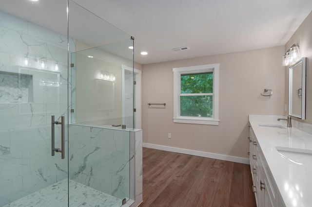 713 E Meadowlark Circle, Springfield, MO 65810