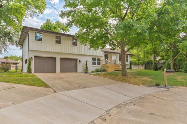 713 E Meadowlark Circle, Springfield, MO 65810