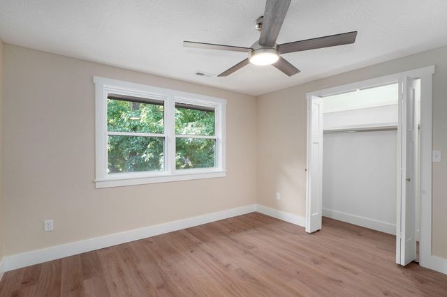 713 E Meadowlark Circle, Springfield, MO 65810