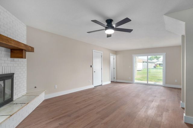 713 E Meadowlark Circle, Springfield, MO 65810