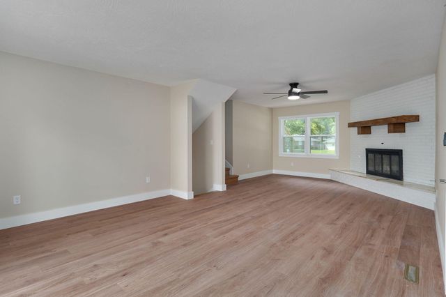 713 E Meadowlark Circle, Springfield, MO 65810