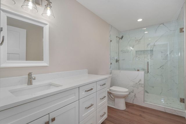 713 E Meadowlark Circle, Springfield, MO 65810
