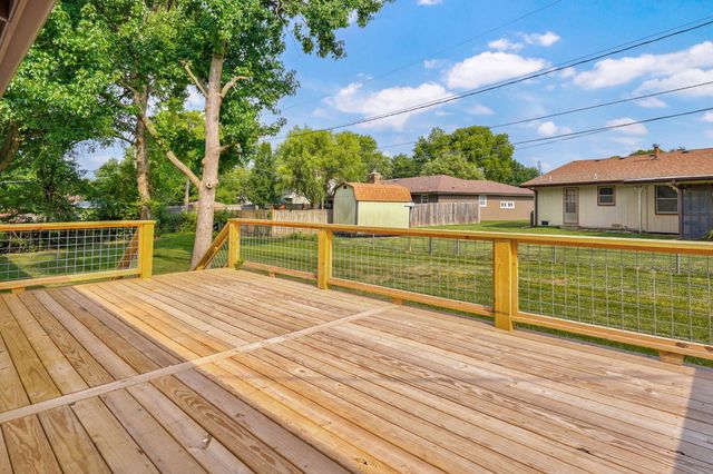 713 E Meadowlark Circle, Springfield, MO 65810