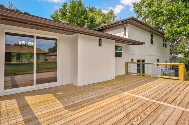 713 E Meadowlark Circle, Springfield, MO 65810