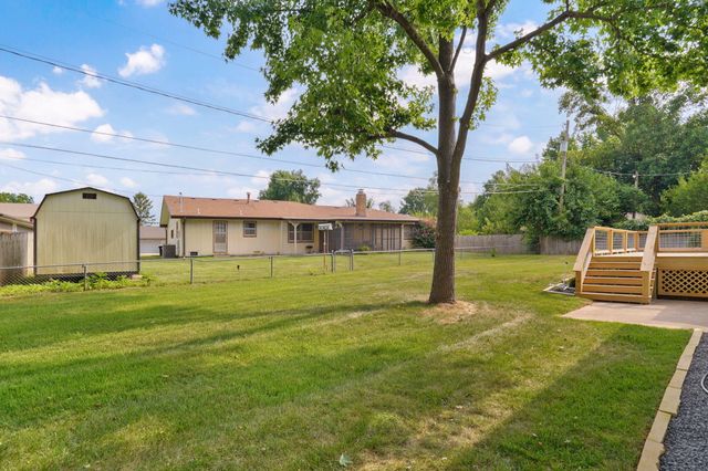 713 E Meadowlark Circle, Springfield, MO 65810