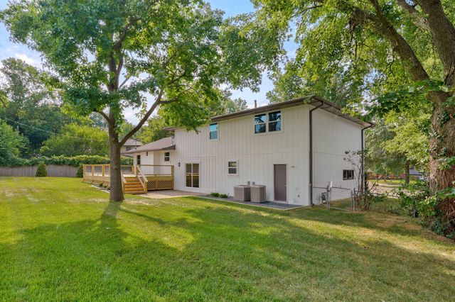 713 E Meadowlark Circle, Springfield, MO 65810