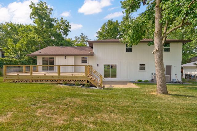 713 E Meadowlark Circle, Springfield, MO 65810