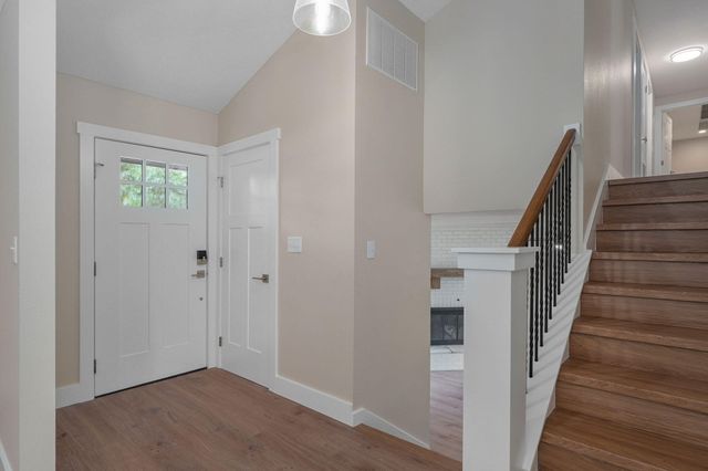 713 E Meadowlark Circle, Springfield, MO 65810