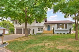 713 E Meadowlark Circle, Springfield, MO 65810