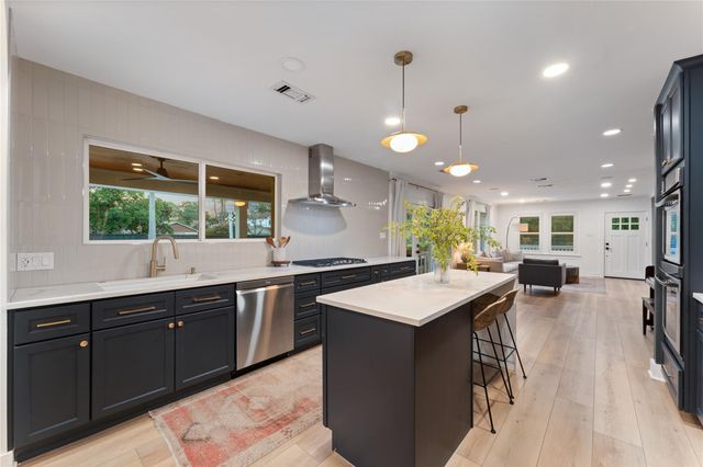 9115 Poco Road, Houston, TX 77080