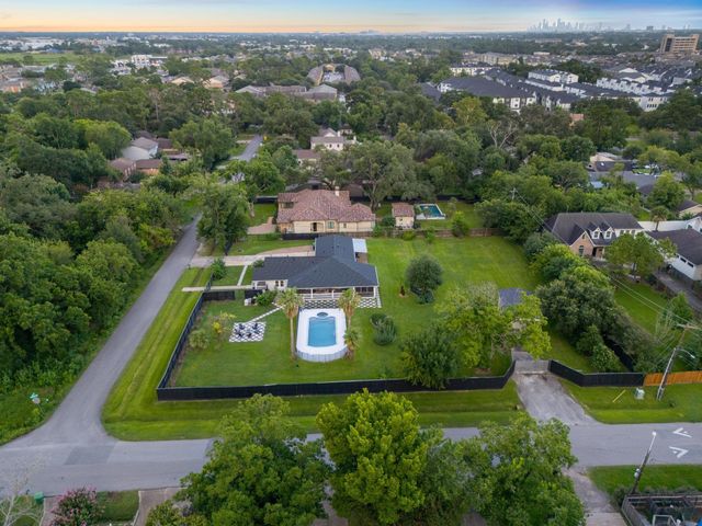 9115 Poco Road, Houston, TX 77080
