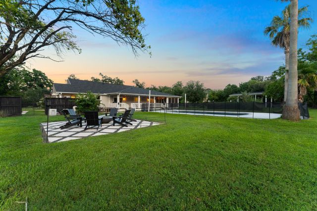 9115 Poco Road, Houston, TX 77080