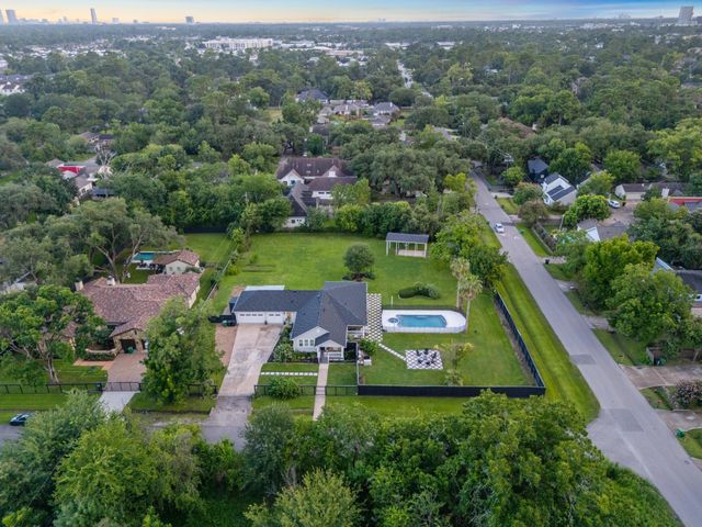 9115 Poco Road, Houston, TX 77080