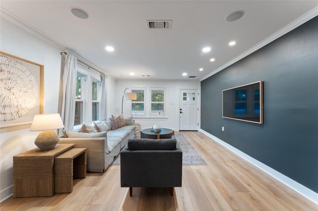 9115 Poco Road, Houston, TX 77080