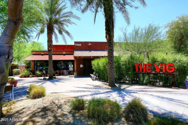 8270 N HAYDEN Road 2013, Scottsdale, AZ 85258