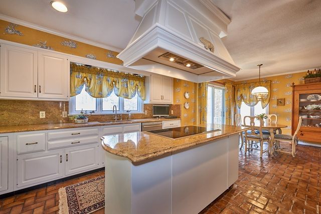 7 Highridge Road, Wilbraham, MA 01095