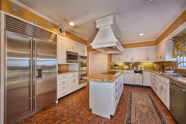 7 Highridge Road, Wilbraham, MA 01095