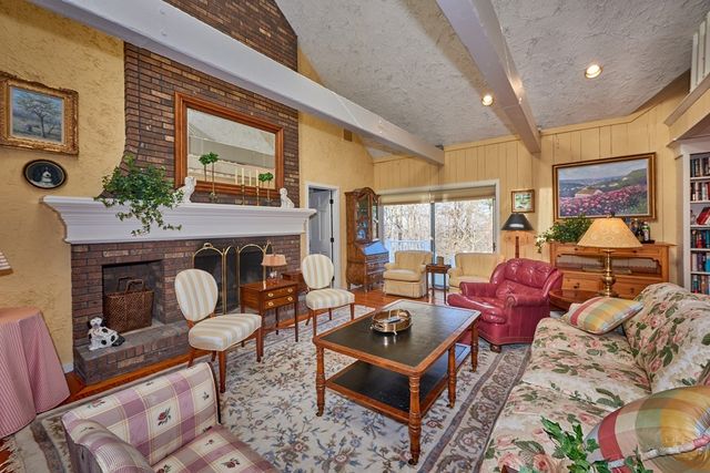 7 Highridge Road, Wilbraham, MA 01095