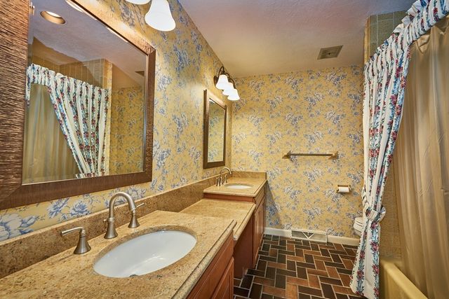 7 Highridge Road, Wilbraham, MA 01095