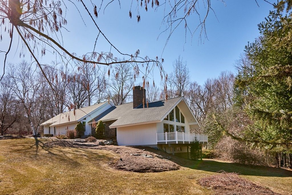 7 Highridge Road, Wilbraham, MA 01095