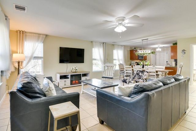 1206 4th Street, Seabrook, TX 77586