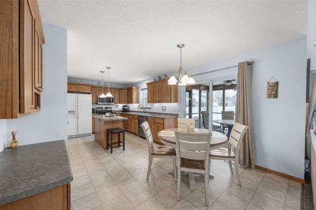 1820 Agate Circle, Marion, IA 52302