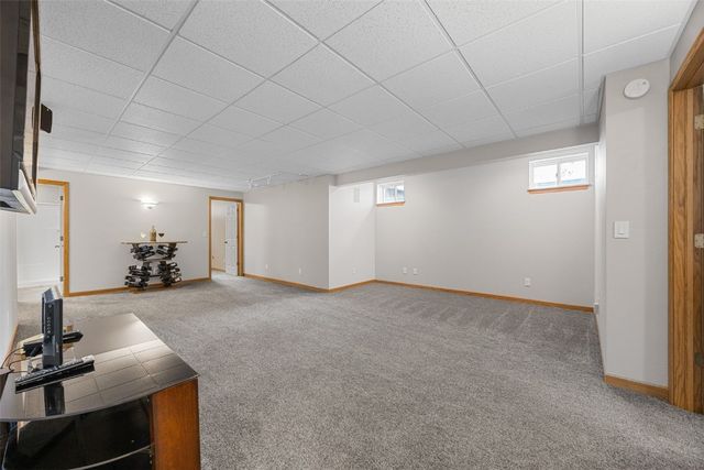 1820 Agate Circle, Marion, IA 52302