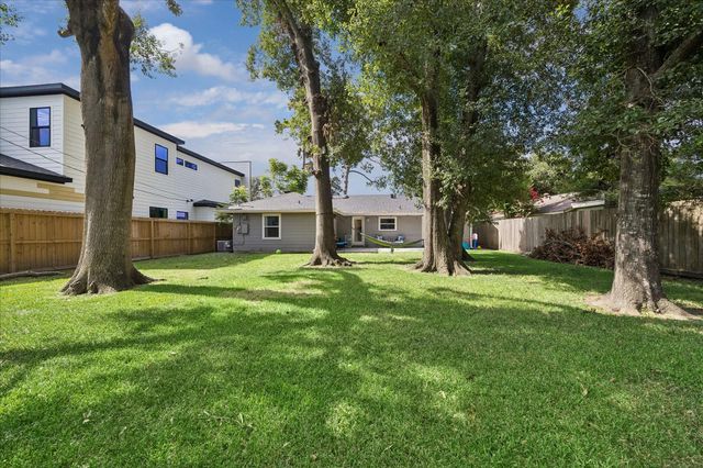 8106 Montridge Drive, Houston, TX 77055
