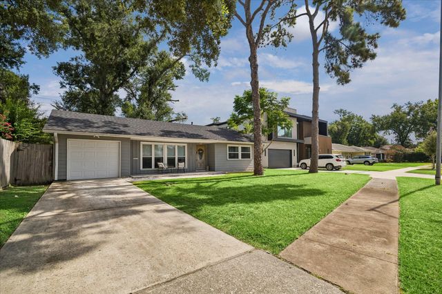 8106 Montridge Drive, Houston, TX 77055
