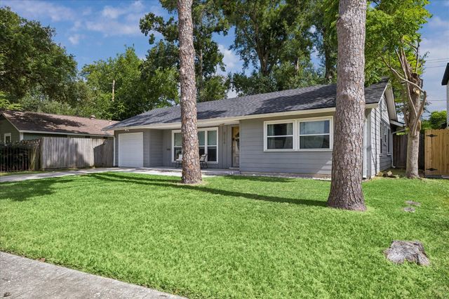 8106 Montridge Drive, Houston, TX 77055