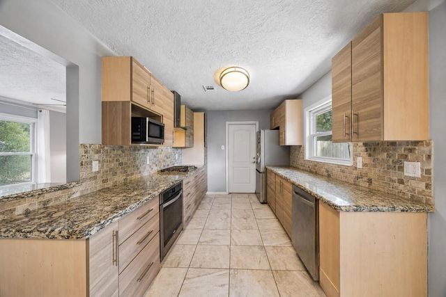 8106 Montridge Drive, Houston, TX 77055