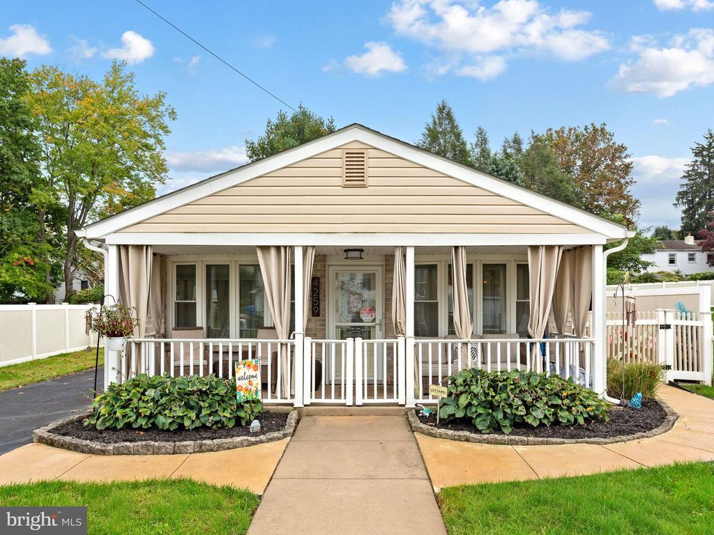 4259 WILLOW AVE, FEASTERVILLE TREVOSE, PA 19053 — exterior