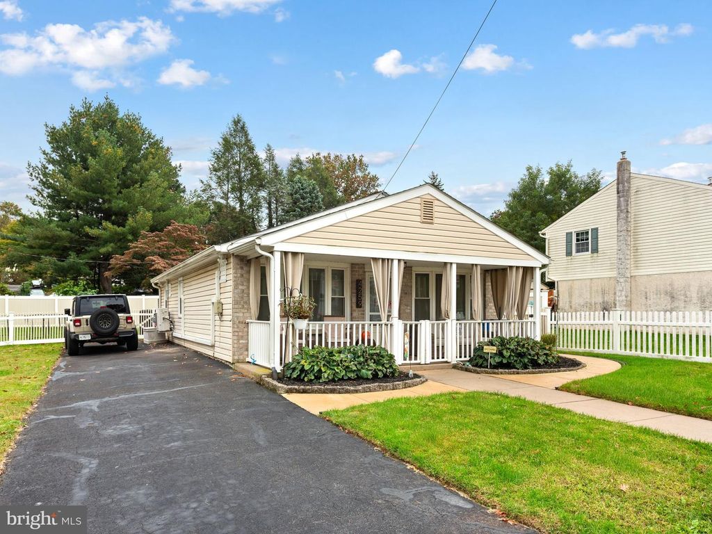 4259 WILLOW AVE, FEASTERVILLE TREVOSE, PA 19053 — photo 2