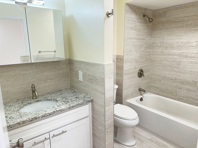 1004 Paradise Road #1-K, Swampscott, MA 01907