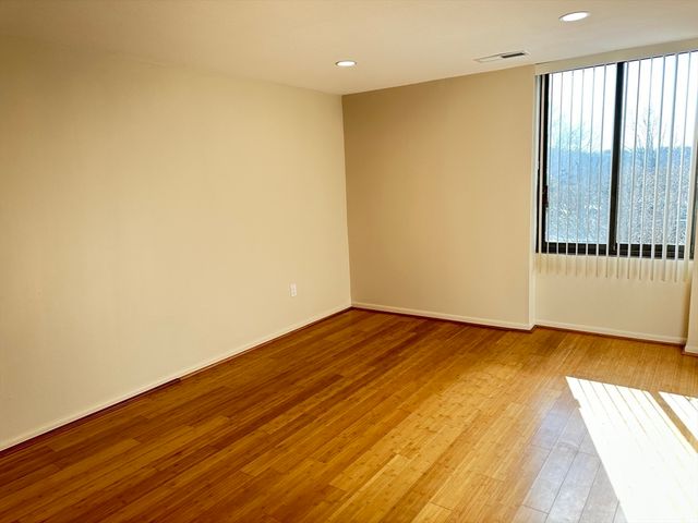 1004 Paradise Road #1-K, Swampscott, MA 01907