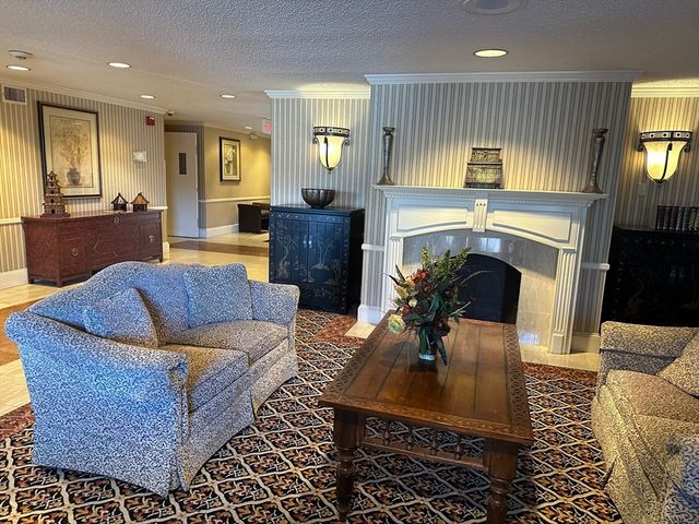 1004 Paradise Road #1-K, Swampscott, MA 01907