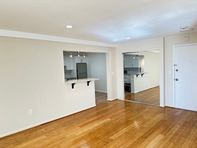 1004 Paradise Road #1-K, Swampscott, MA 01907