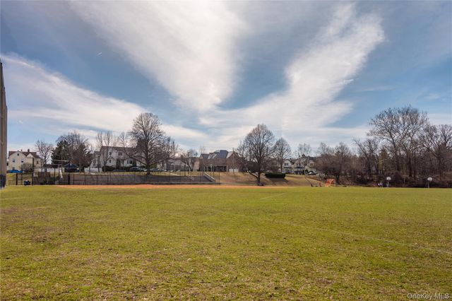 1 Consulate Drive 2K, Tuckahoe, NY 10707