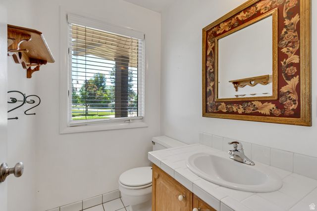 2025 E HEDGEWOOD CT, Holladay, UT 84121