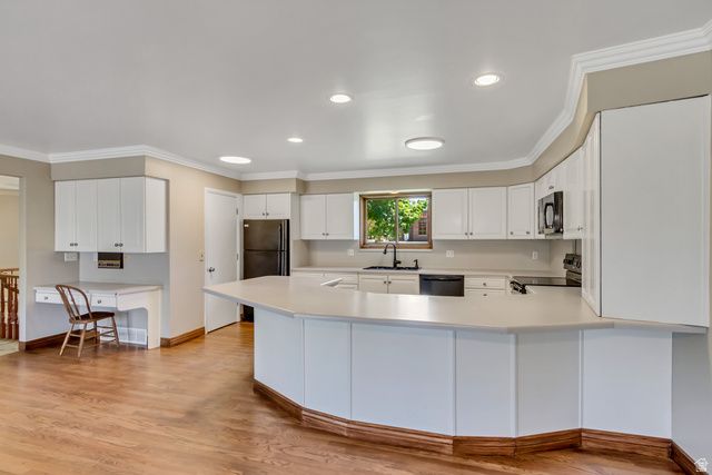 2025 E HEDGEWOOD CT, Holladay, UT 84121