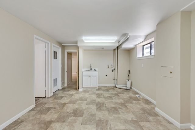2025 E HEDGEWOOD CT, Holladay, UT 84121