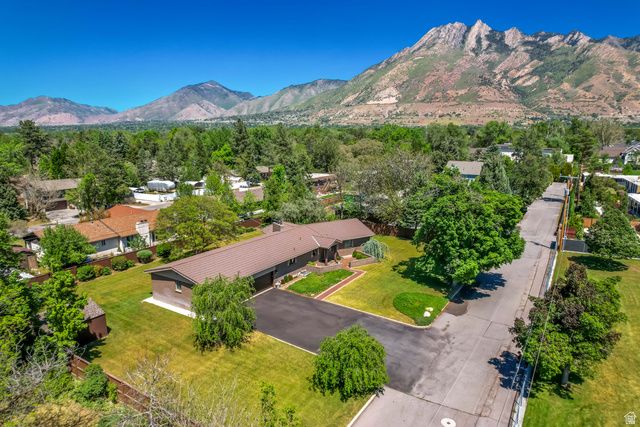 2025 E HEDGEWOOD CT, Holladay, UT 84121