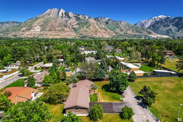 2025 E HEDGEWOOD CT, Holladay, UT 84121