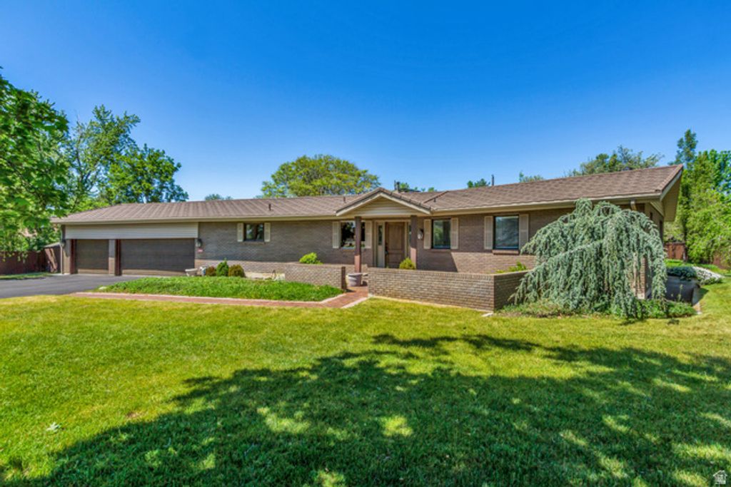 2025 E HEDGEWOOD CT, Holladay, UT 84121