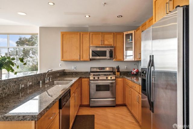 800 Innes Avenue 6, San Francisco, CA 94124