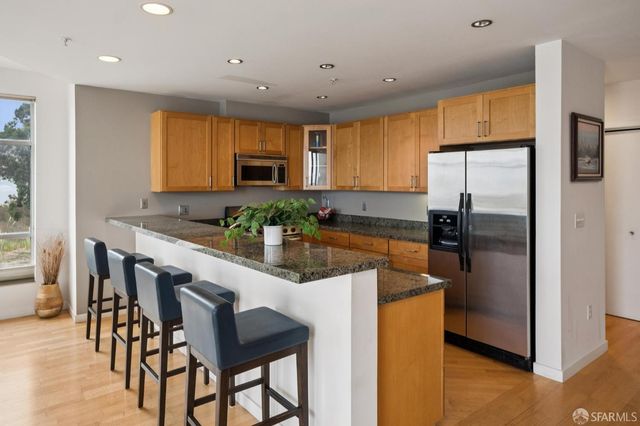 800 Innes Avenue 6, San Francisco, CA 94124