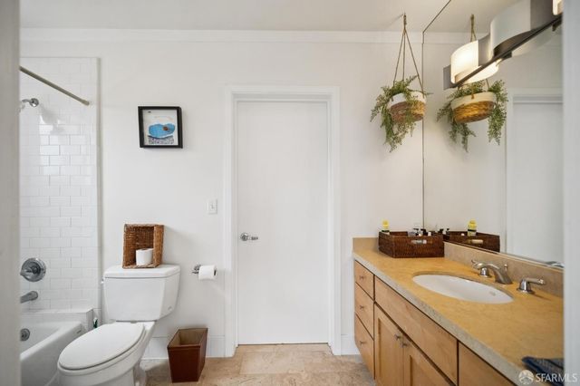 800 Innes Avenue 6, San Francisco, CA 94124