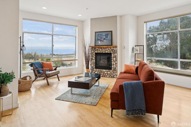 800 Innes Avenue 6, San Francisco, CA 94124